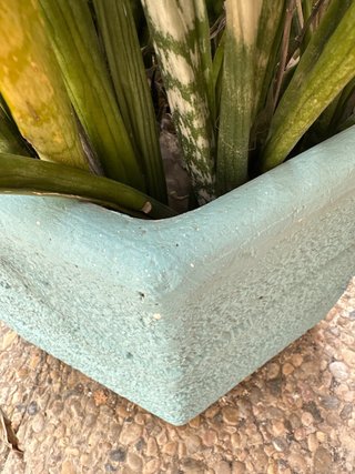 Macetero piedra maciza azul