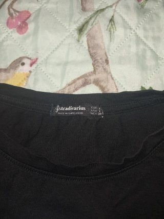 Maglietta Stradivarius nera con stampa