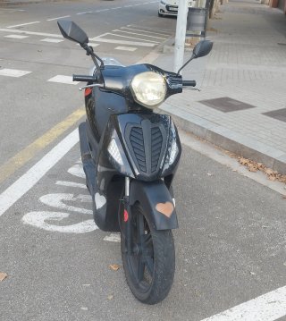 Moto 125cc Scooter Negra