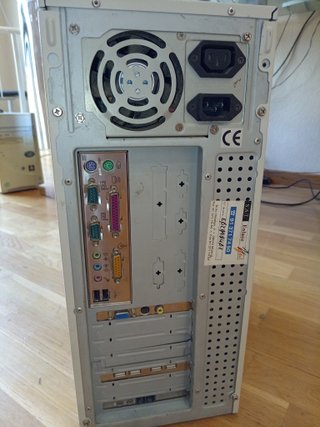 PC Retro Pentium 4 1,7 GHz 640 MB RAM 400GB HDD