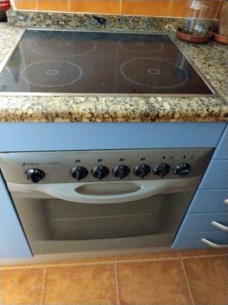 Horno y placa vitrocerámica Edesa