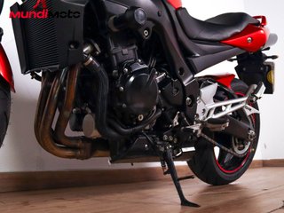 SUZUKI GSR 600