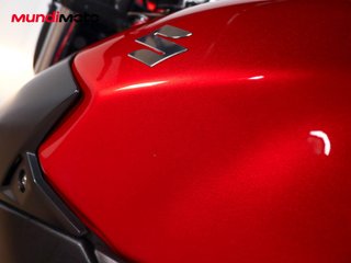 SUZUKI GSR 600