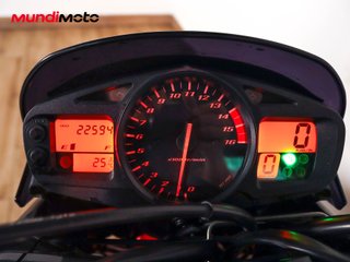 SUZUKI GSR 600