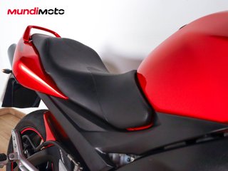 SUZUKI GSR 600