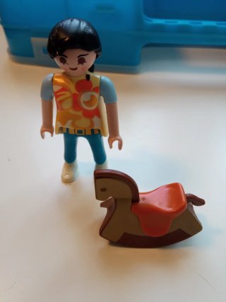 Playmobil 4744 Mama con Caballito. Falta bebe.