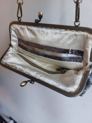 Pochette sartoriale clic clac, broccato e raso