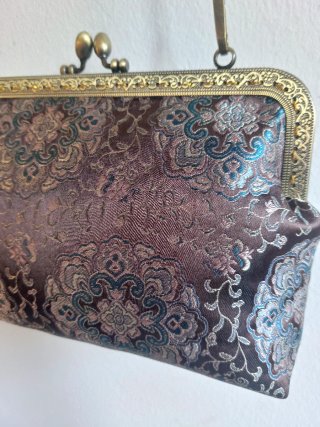 Pochette sartoriale clic clac, broccato e raso