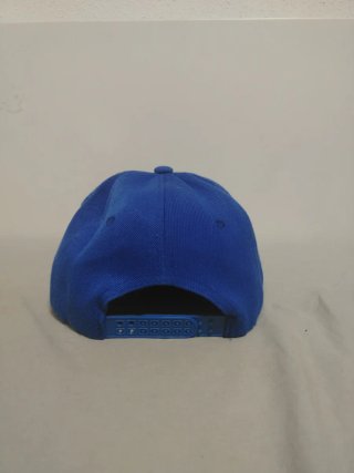 Gorra LA azul con rosa bordada