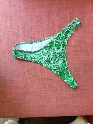 Bikini verde serpiente con pañuelo