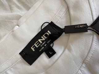Camiseta Fendi Logo Oro y Negro