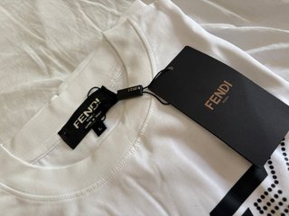 Camiseta Fendi Logo Oro y Negro