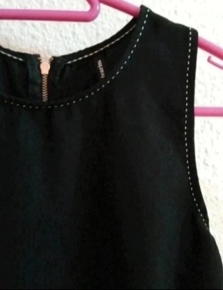 Preciosa blusa negra, Stradivarius.