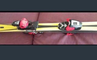 Esquís K2 fijaciones Salomon + Bastones
