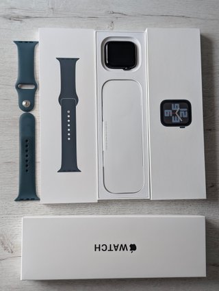 Apple Watch SE 2 44mm (2024) negro + 6 correas