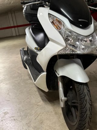 Honda PCX 125cc Maxi Scooter Blanca