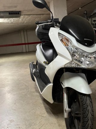 Honda PCX 125cc Maxi Scooter Blanca