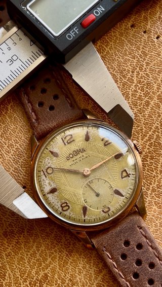 Reloj Dogma Prima Jumbo 38mm Guilloché Tropical