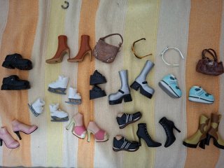 Lote Muñecas Bratz y Maletín Cosmético