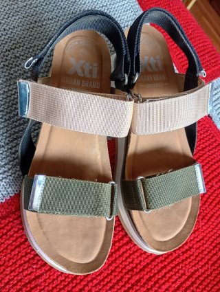 57...Sandalias Talla 38 ❤️ Xti