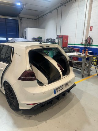 Golf 7R accidentado
