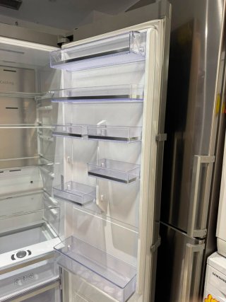 FRIGORÍFICO SOLO FRIO SAMSUNG 1,85 INOX