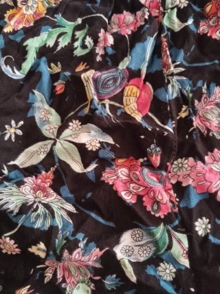 Shorts florales con encaje