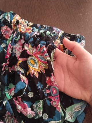Shorts florales con encaje