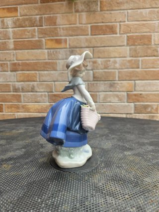 Lladró Pretty Pickings Figura(350€)