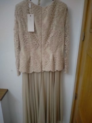 Vestido beige sin estrenar