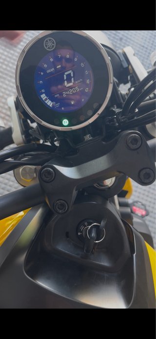 Yamaha XSR 125 Amarilla