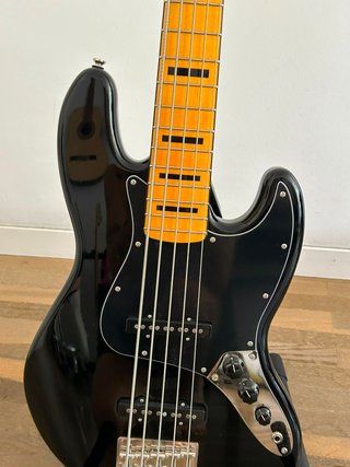Squier CV 70s Jazz Bass 5 cuerdas negro