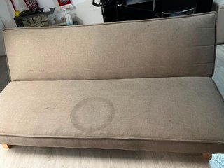Sofá-cama beige y marrón poco uso