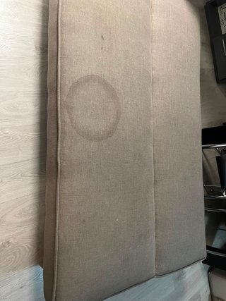 Sofá-cama beige y marrón poco uso