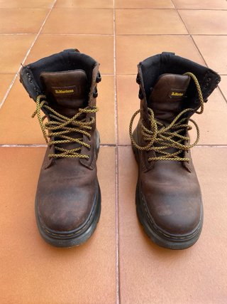 Botines originales Dr. Martens en color gaucho.