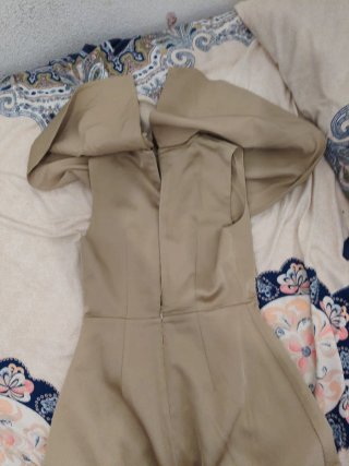 Vestido beige con flores