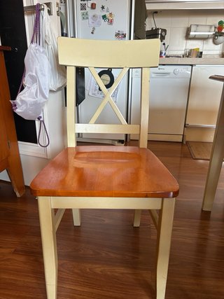 Mesa de madera con 6 sillas