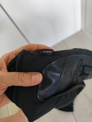 Guantes de moto negros con protección en nudillos