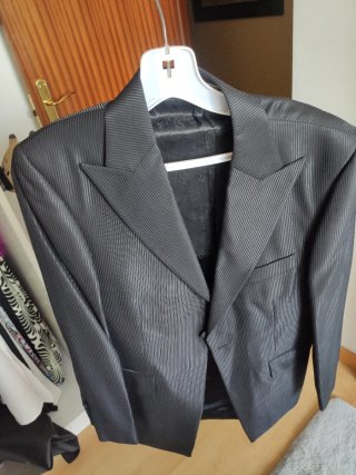 Traje de novio chaleco y corbata