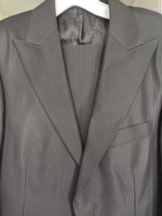 Traje de novio chaleco y corbata