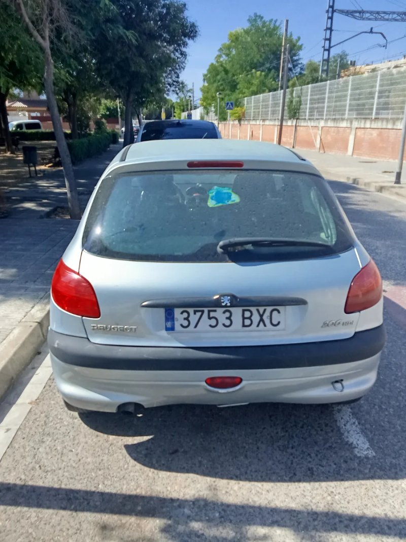 Peugeot 206 2002 - foto 1