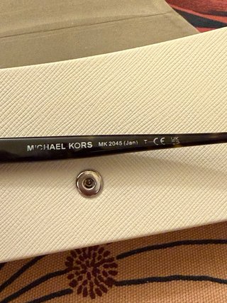 Occhiali da sole Michael Kors con custodia