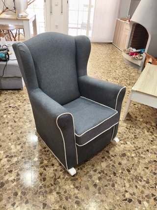 Sillón mecedora gris oscuro