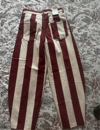Pantalón Zara