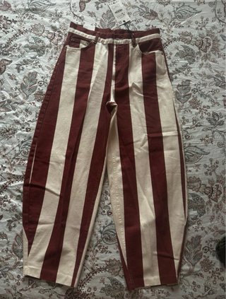 Pantalón Zara