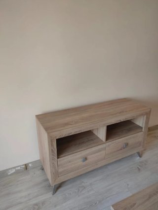 Mueble TV madera clara con cajones