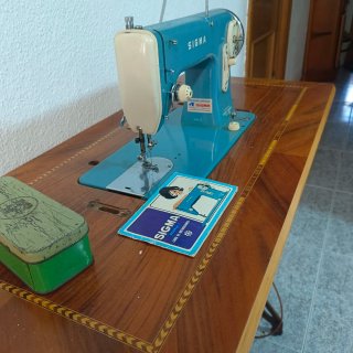 Máquina de coser Sigma azul