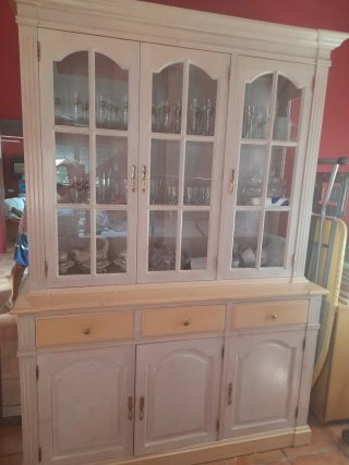 Vitrina de madera maciza