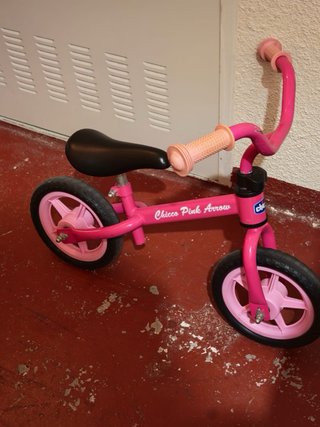 Bici sin pedales rosa Chicco Pink Arrow