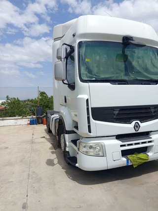 Renault Premium 460 DXi